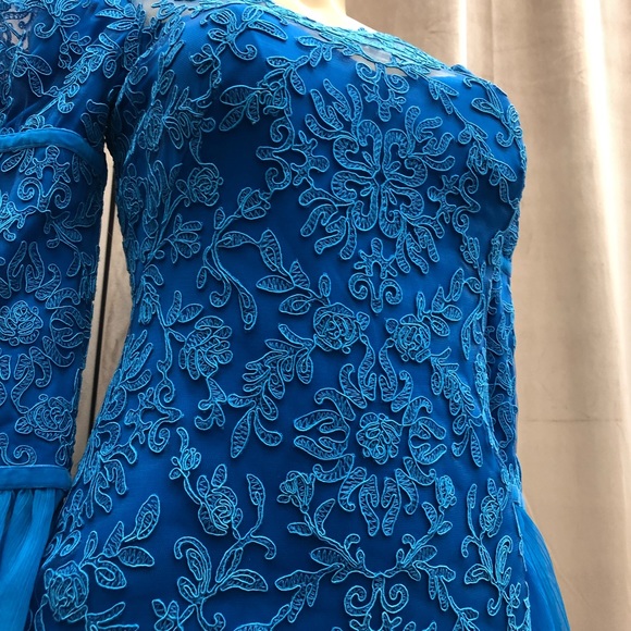 TADASHI SHOJI - MOREAU GOWN - Picture 6 of 8